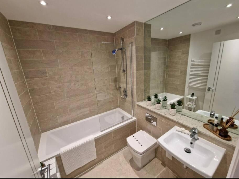 Modern Apartment, Sleeps 6, Belfast City Centre Exteriér fotografie